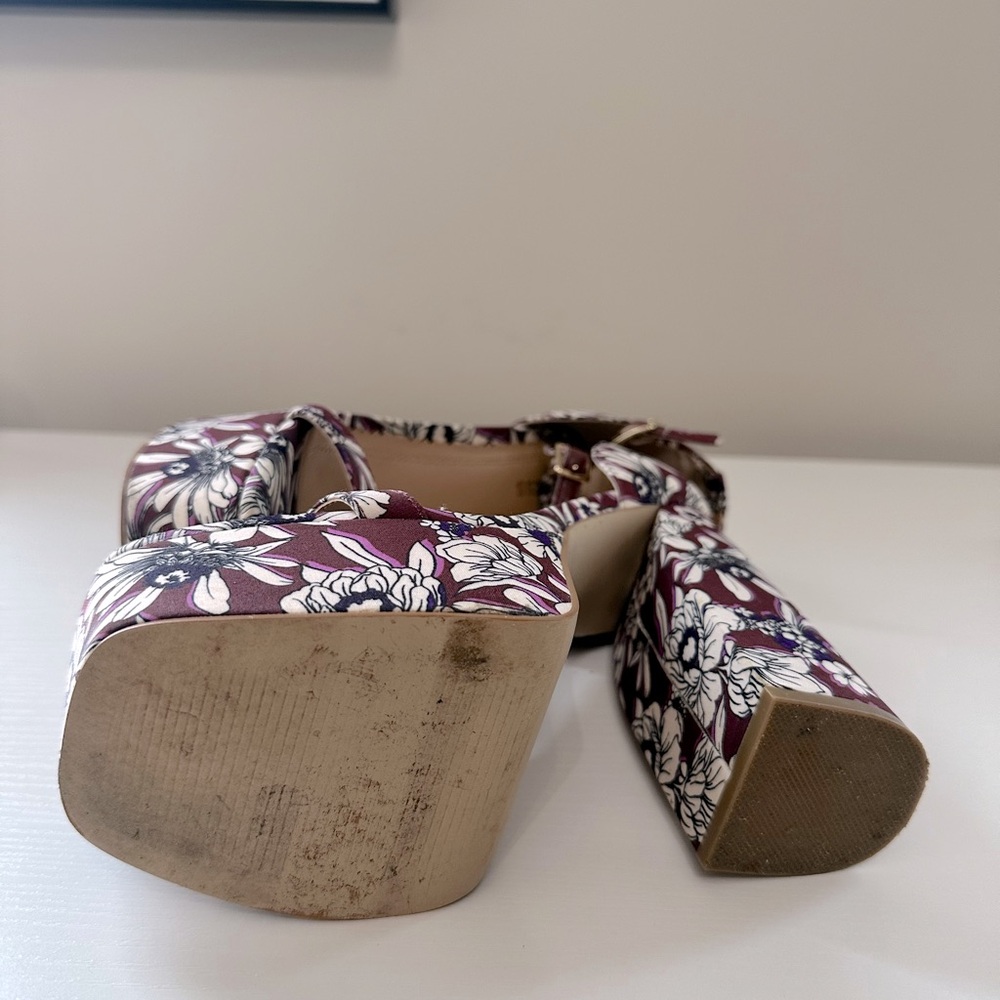 Express, Floral Platform Heeled Sandals, size 7 (37). Floral Heeled, Open toes. - Picture 8 of 9